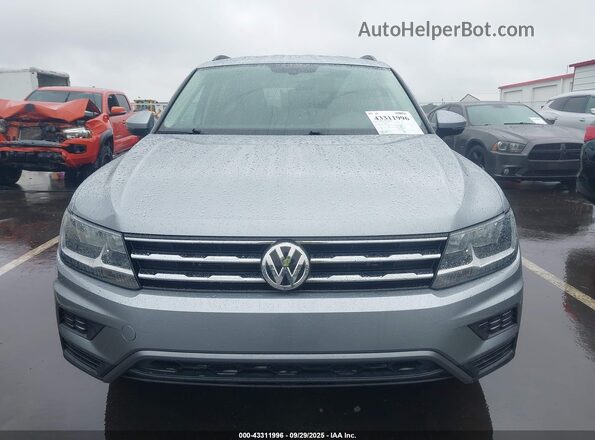 3VV3B7AX5LM031985 2020 VOLKSWAGEN TIGUAN Silver Rear interior view