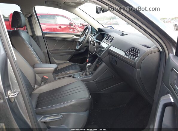 3VV3B7AX5NM059997 2022 VOLKSWAGEN TIGUAN Gray Вид салону спереду