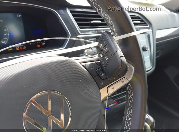 3VV3B7AX5NM059997 2022 VOLKSWAGEN TIGUAN Gray Вид панелі приладів