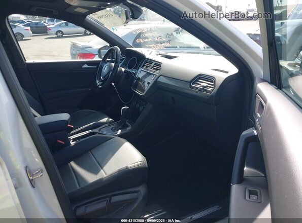 3VV3B7AX6LM149639 2020 VOLKSWAGEN TIGUAN Белый Вид салона спереди