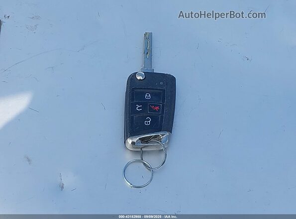 3VV3B7AX6LM149639 2020 VOLKSWAGEN TIGUAN Белый Вид панели приборов