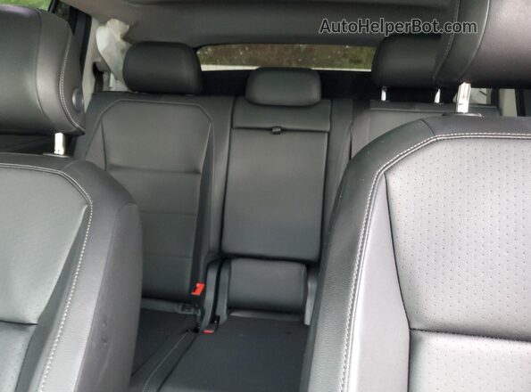3VV3B7AX8JM103579 2018 VOLKSWAGEN TIGUAN Gray 