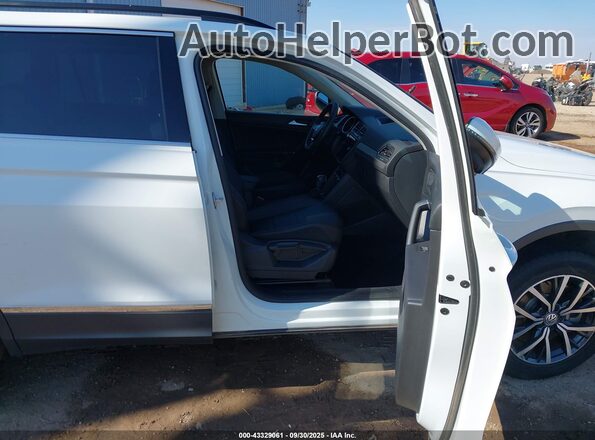 3VV3B7AX8LM041426 2020 VOLKSWAGEN TIGUAN White Widok wnętrza z przodu