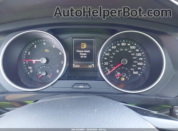 3VV3B7AX8LM041426 2020 VOLKSWAGEN TIGUAN White Widok tylnych siedzeń