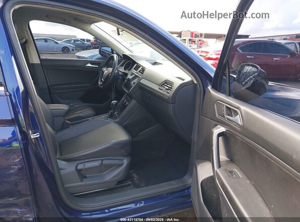 3VV3B7AX8MM123898 2021 VOLKSWAGEN TIGUAN Синий Вид салона спереди