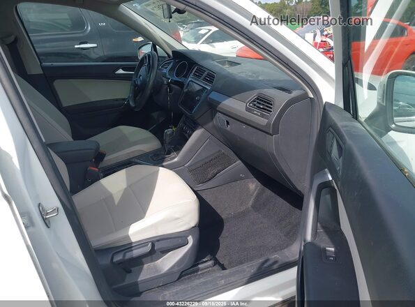 3VV3B7AX9LM020407 2020 VOLKSWAGEN TIGUAN White Вид салону спереду