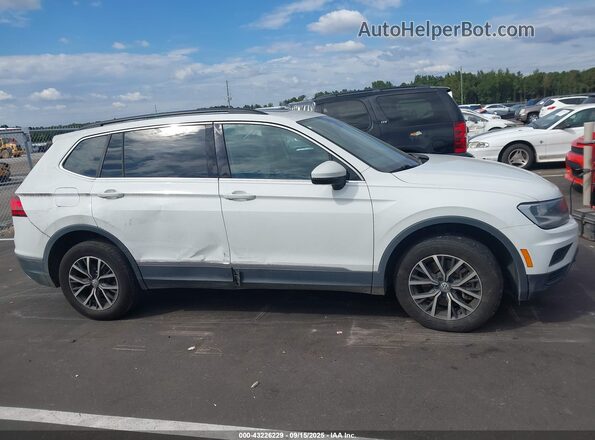 3VV3B7AX9LM020407 2020 VOLKSWAGEN TIGUAN White Вид задньої частини салону