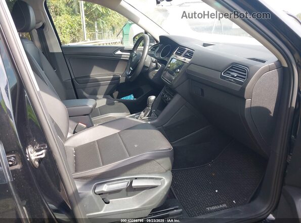 3VV3B7AX9MM044000 2021 VOLKSWAGEN TIGUAN Черный Вид салона спереди