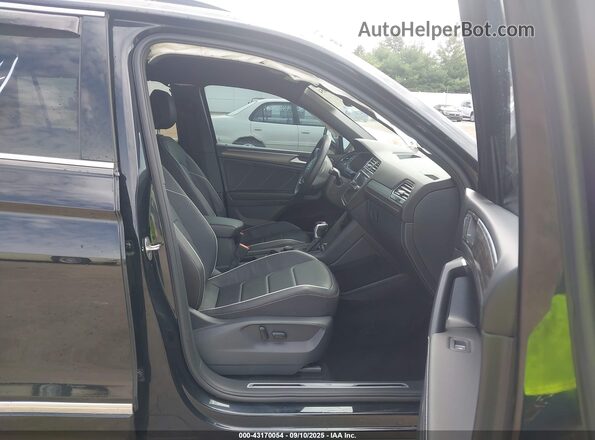 3VV4B7AX1NM168123 2022 VOLKSWAGEN TIGUAN Black Սալոնի դիմացի տեսք
