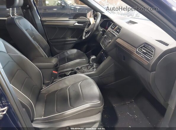 3VV4B7AX6NM100884 2022 VOLKSWAGEN TIGUAN Blue Vista interior delantera