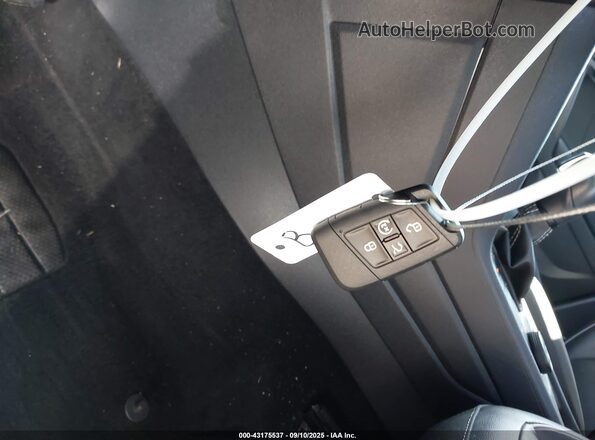 3VV4B7AX9MM157188 2021 VOLKSWAGEN TIGUAN White Vista del salpicadero