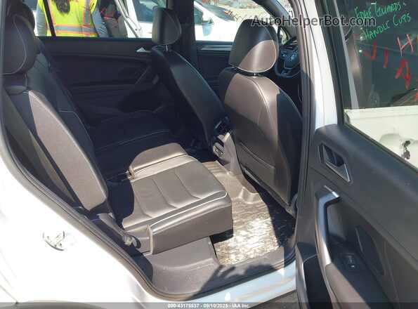 3VV4B7AX9MM157188 2021 VOLKSWAGEN TIGUAN White Vista de la etiqueta del VIN