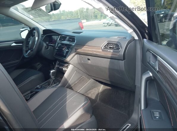 3VVAB7AX8RM222641 2024 VOLKSWAGEN TIGUAN Black Вид салону спереду