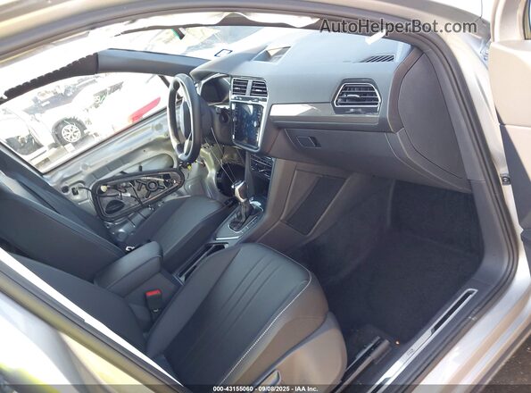 3VVCB7AX6RM010734 2024 VOLKSWAGEN TIGUAN Серебряный Вид салона спереди