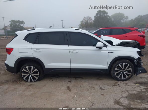 3VVLX7B22NM076308 2022 VOLKSWAGEN TAOS White Vista interior trasera