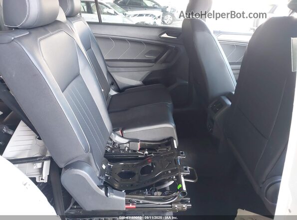 3VVNB7AX0RM161464 2024 VOLKSWAGEN TIGUAN White Vista de la etiqueta del VIN