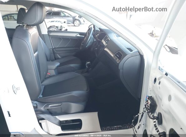 3VVNB7AX0RM161464 2024 VOLKSWAGEN TIGUAN White Vista interior delantera