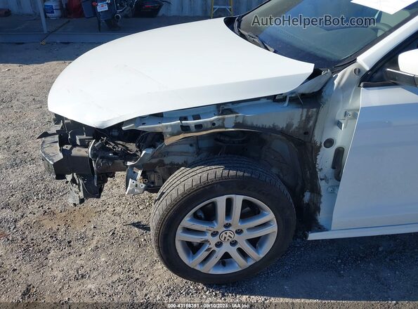 3VW2B7AJ0JM244844 2018 VOLKSWAGEN JETTA Белый Вид спереди