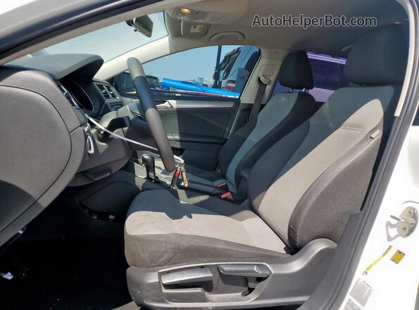 3VW2B7AJ1JM207141 2018 VOLKSWAGEN JETTA Белый 