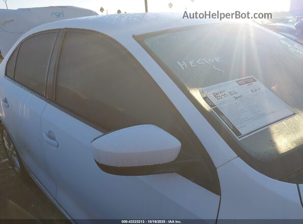 3VW2B7AJ3JM233644 2018 VOLKSWAGEN JETTA White 