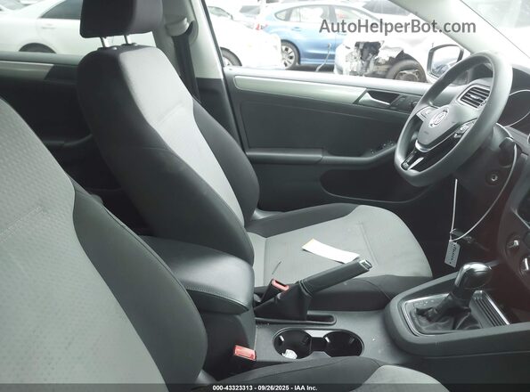 3VW2B7AJ3JM233644 2018 VOLKSWAGEN JETTA White 