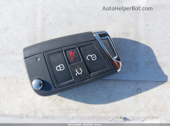 3VW447AUXJM252575 2018 VOLKSWAGEN GTI Серый Вид панели приборов
