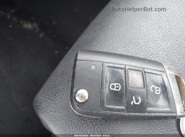 3VW5T7AU6MM002889 2021 VOLKSWAGEN GTI Gray Առջևի վահանակի տեսք