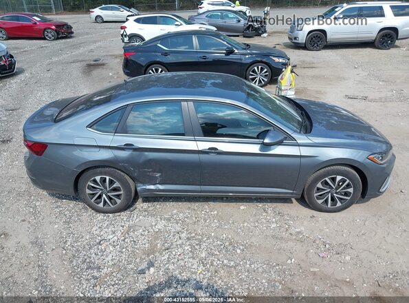 3VW5X7BU4SM040217 2025 VOLKSWAGEN JETTA Green Вид задньої частини салону