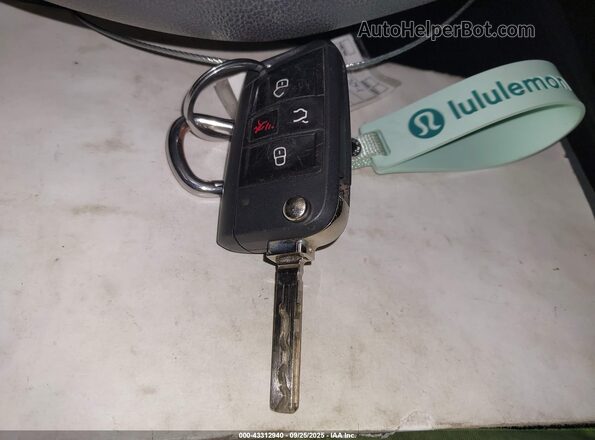 3VWC57BU1LM104129 2020 VOLKSWAGEN JETTA Silver Առջևի վահանակի տեսք