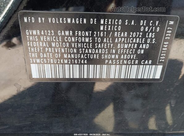 3VWC57BU2KM216744 2019 VOLKSWAGEN JETTA Черный Вид подкапотного пространства