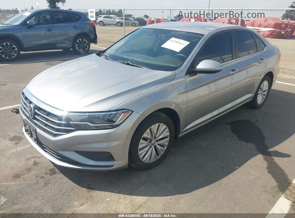 3VWC57BU7LM092486 2020 VOLKSWAGEN JETTA Silver წინა მარცხენა ხედი სამი მეოთხედიდან