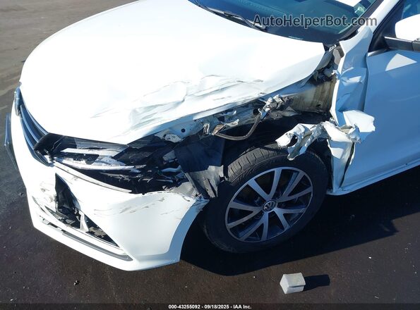 3VWDB7AJ2HM236313 2017 VOLKSWAGEN JETTA White 