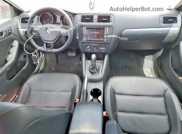 3VWDB7AJ5JM228972 2018 VOLKSWAGEN JETTA Red 