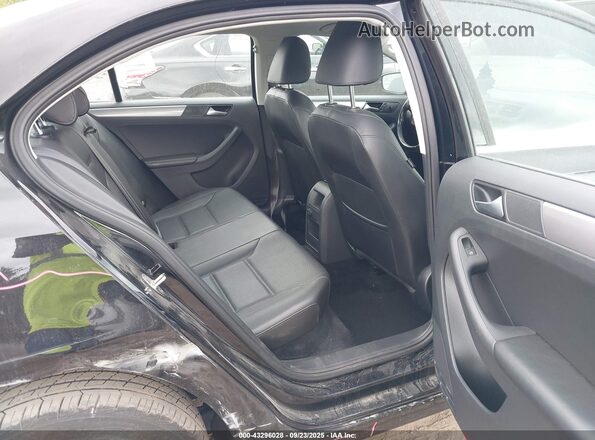 3VWDB7AJ6JM238961 2018 VOLKSWAGEN JETTA Black 