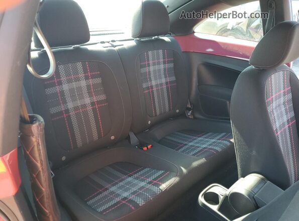 3VWF17AT6HM600889 2017 VOLKSWAGEN BEETLE Red 