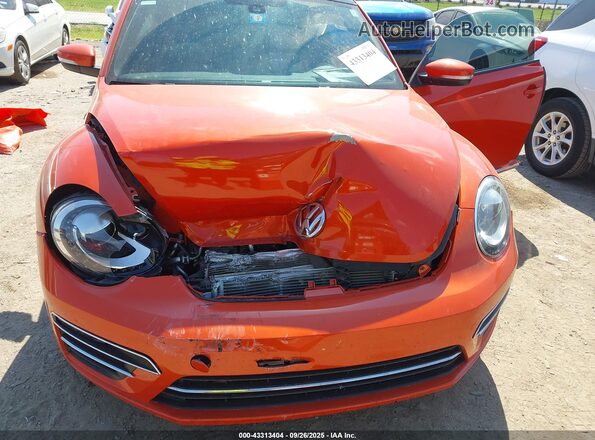 3VWFD7AT7JM704868 2018 VOLKSWAGEN BEETLE Orange Widok z przodu