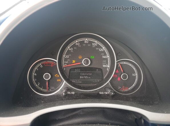 3VWJD7AT2JM708451 2018 VOLKSWAGEN BEETLE Blue 