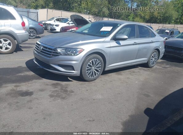 3VWN57BU0MM041793 2021 VOLKSWAGEN JETTA Серебряный Передняя левая четверть