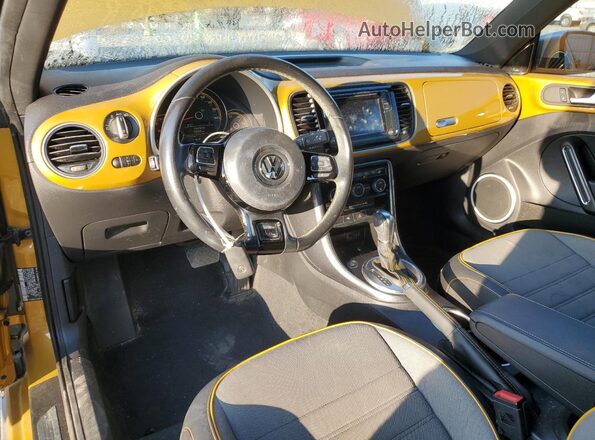 3VWS17AT1HM624757 2017 VOLKSWAGEN BEETLE Золотой 
