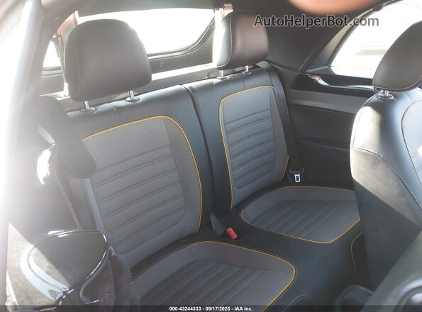 3VWTDAAT6JM507612 2018 VOLKSWAGEN BEETLE Black VIN კოდის სტიკერის ხედი