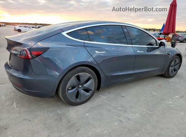 5YJ3E1EA9LF739220 2020 TESLA MODEL 3 Серебряный Передняя правая четверть