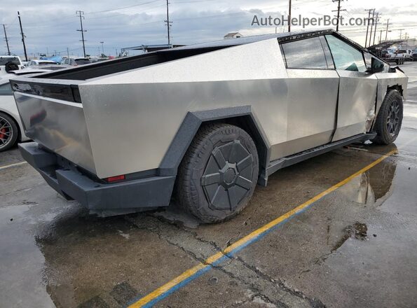 7G2CEHED5RA015076 2024 TESLA CYBERTRUCK Gold 