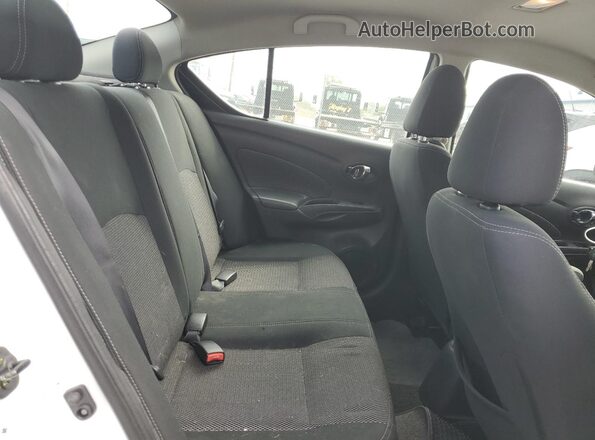 3N1CN7AP8JL804511 2018 NISSAN VERSA Белый 