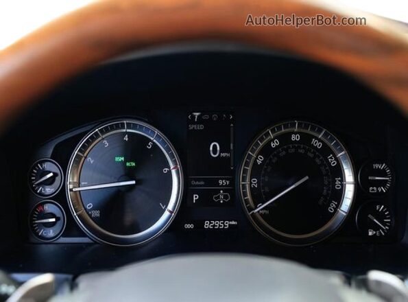JTJHY7AX1H4235458 2017 LEXUS LX Белый Вид панели приборов