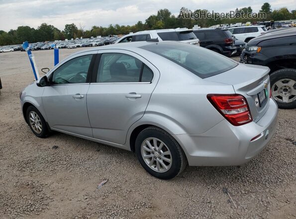 1G1JD5SG0J4115846 2018 CHEVROLET SONIC Серебряный Задняя правая четверть