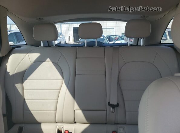 WDC0G4JB3GF006105 2016 MERCEDES-BENZ GLC-CLASS Red Սալոնի հետևի տեսք