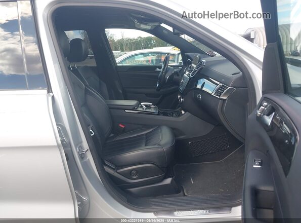 4JGDF6EE2JB177917 2018 MERCEDES-BENZ GLS 450 Серебряный Вид салона спереди