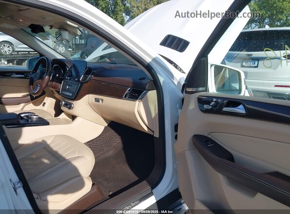 4JGDF6EE6JB076816 2018 MERCEDES-BENZ GLS 450 White Front interior view