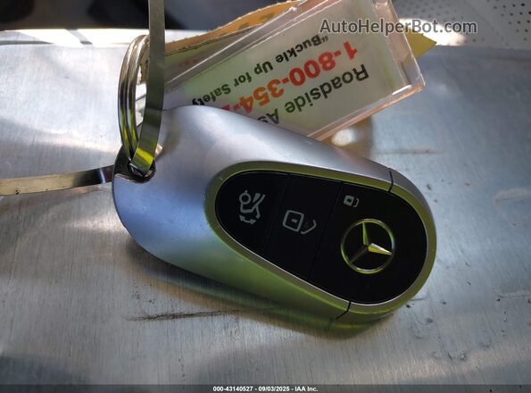 4JGDM2EB6PA016781 2023 MERCEDES-BENZ EQS 450 SUV Blue Vista del salpicadero