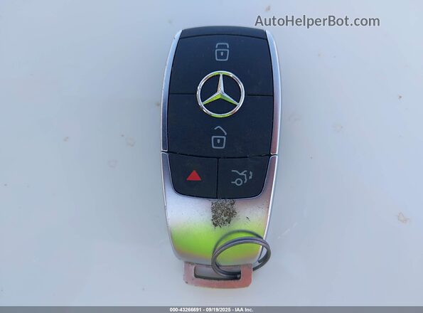 4JGFB5KB7LA045964 2020 MERCEDES-BENZ GLE White Dashboard view
